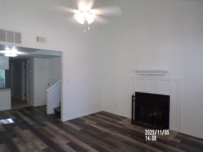 Building Photo - 2905 NE Tortoise Dr