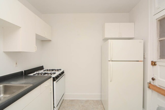 Building Photo - 2336 N Spaulding Ave