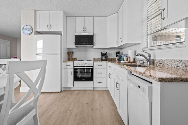 Foto del edificio - 5800 Bonita Beach Rd SW