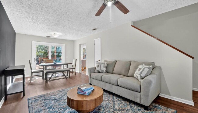 Foto del edificio - 123 Turnbuckle Ct