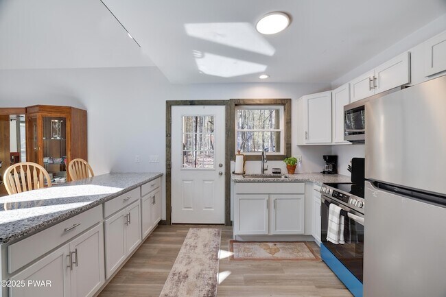 Foto del edificio - 1121 Cobblewood Rd