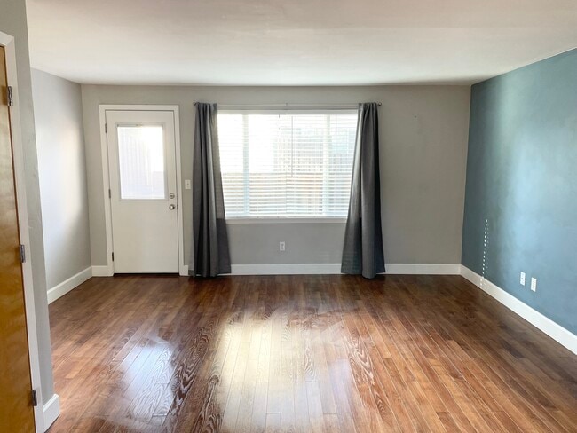 Building Photo - 1706 Avalon
