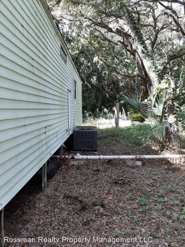 Building Photo - 16400-16550 FL-31