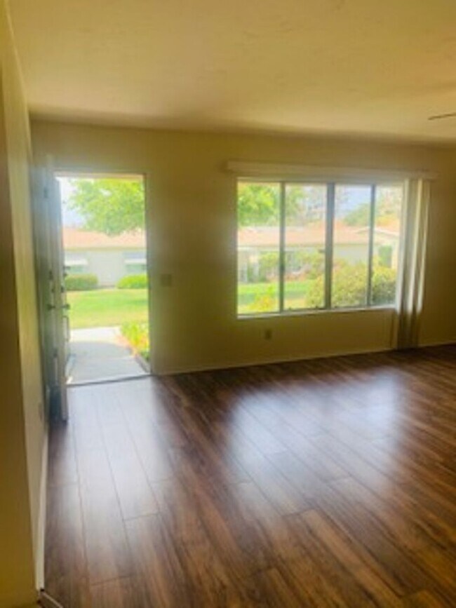 Upgraded Condo in Oceanside 55 Plus Oceana... Alquileres en Oceanside