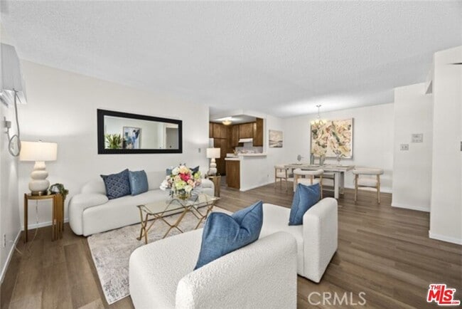 Foto del edificio - 360 S Euclid Ave