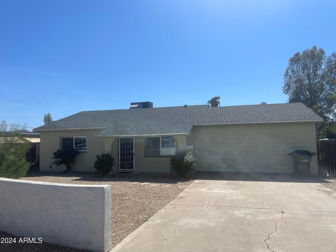 Foto principal - 3021 W Greenway Rd