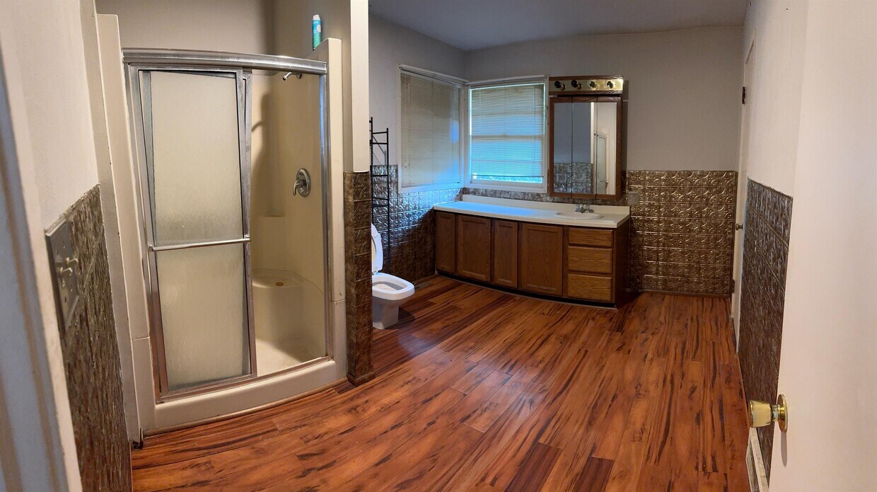 Foto principal - 611 W 15th St
