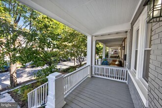 Building Photo - 1607 D St NE