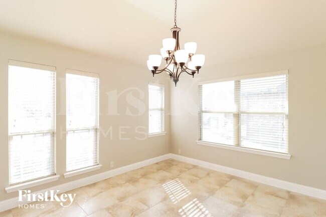 Building Photo - 1125 Marigold Dr