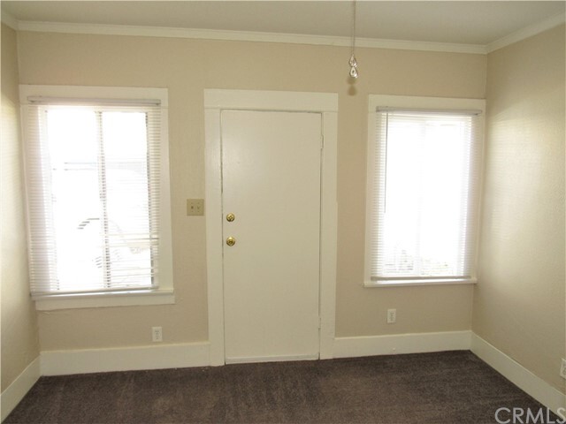 Building Photo - 121 E Alberta St