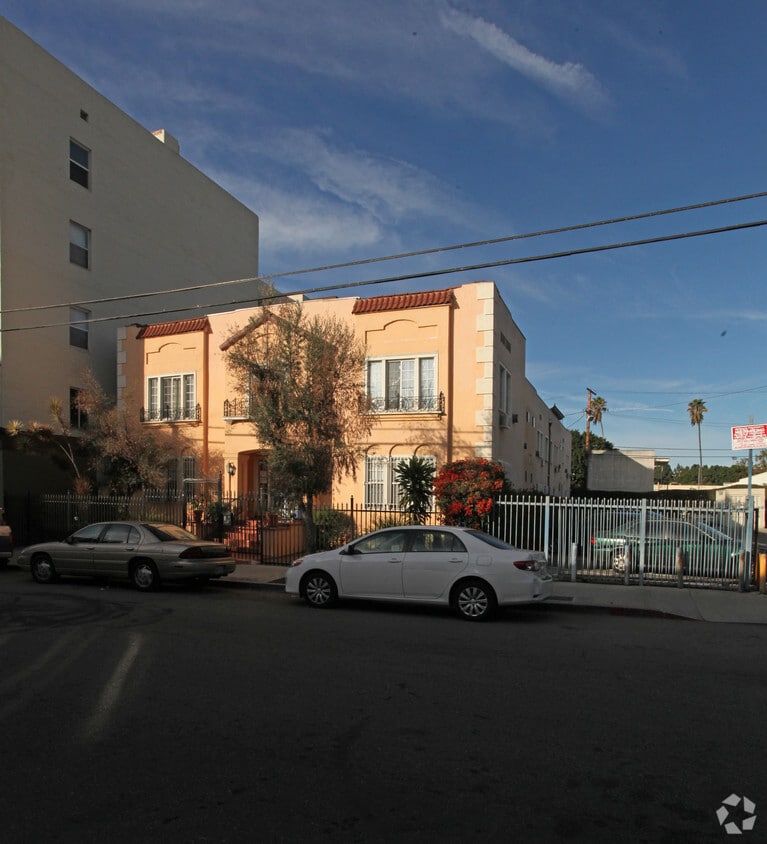 Primary Photo - 1527 N McCadden Pl