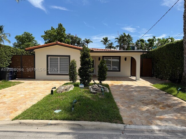 Foto del edificio - 9341 Dickens Ave