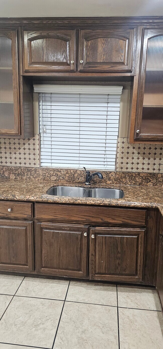 Foto del edificio - 6459 San Luis St