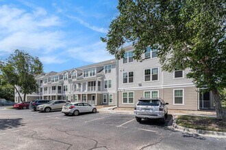 Building Photo - 130 River Landing Dr