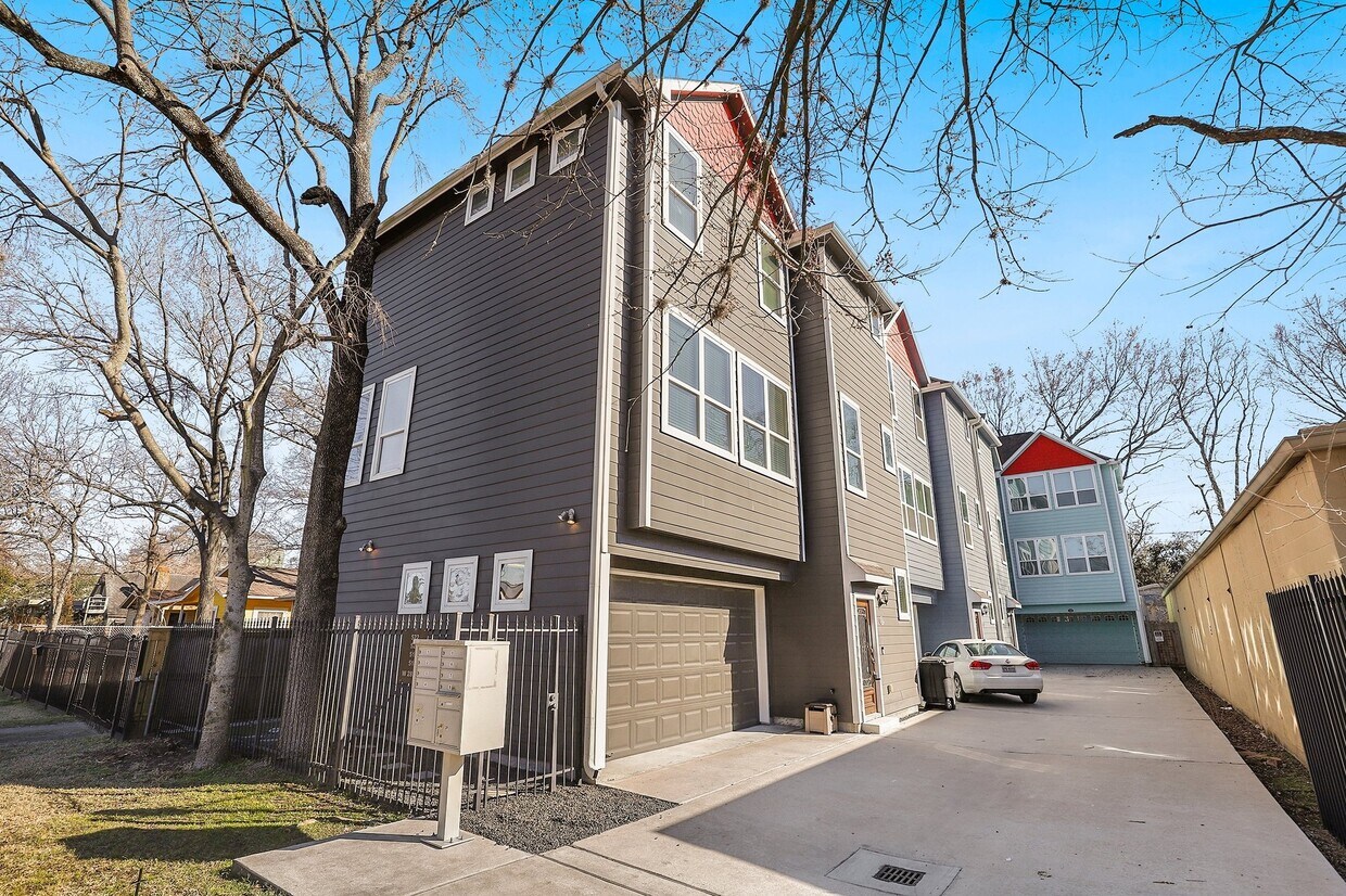 Foto principal - 522 W 28th St