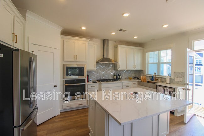 Building Photo - 406 Katies Scenic Ct