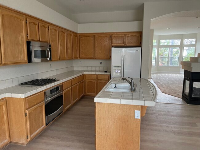 Foto del edificio - 5637 Darby Rd