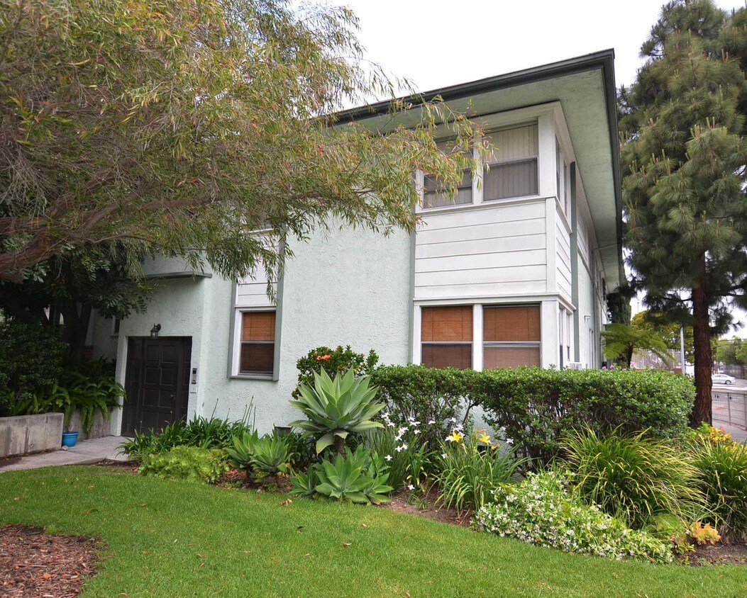 3601 1/2 Kalsman Dr, Los Angeles, CA 90016 Condo for Rent in Los