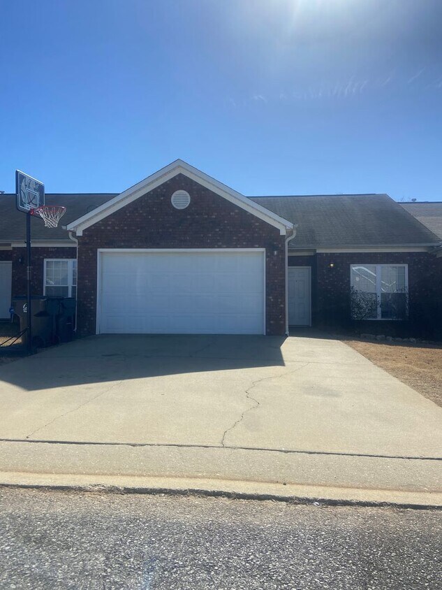 3945 Amanda Ct, Center Point, AL 35215 House Rental in Center Point