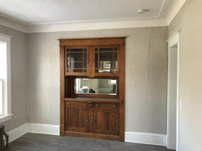 dining room (attached to living room) - 1217 Thomas Ave