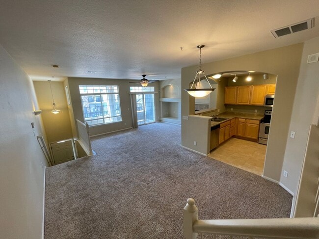 Building Photo - An Inviting Lifestyle!