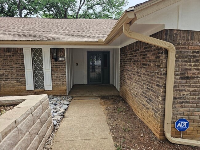 Front porch - 5212 Smokerise Ct
