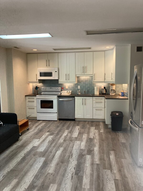 Foto del edificio - 7608 Carteret Rd