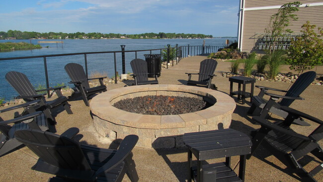 Fire Pit - 600 River Road Apartments