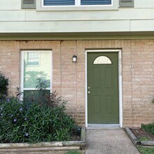 Building Photo - 8718 Victorian Village Dr