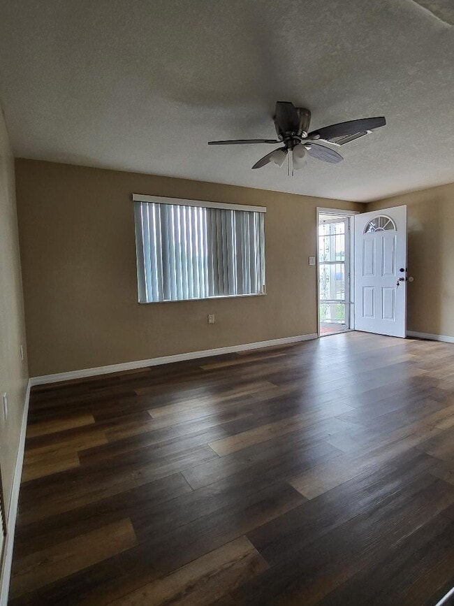 Livingroom Entrance - 1440 Brixton Ln