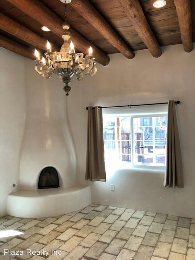 Primary Photo - 2 br, 2 bath House - 553 Agua Fria