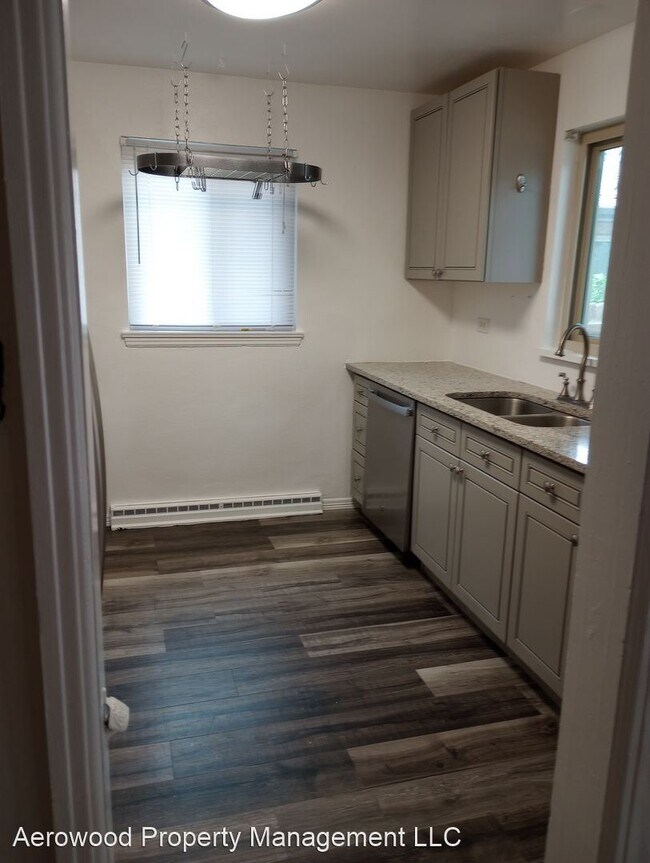 Building Photo - 3 br, 2 bath House - 1280 Cherry Street
