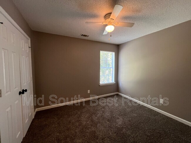 Foto del edificio - 4139 Knob Dr