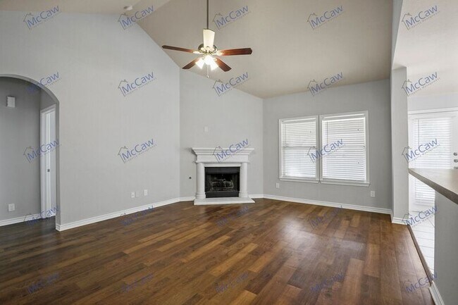 Building Photo - 5917 Meadowglen Dr