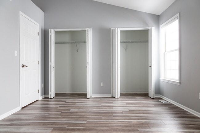 Foto del edificio - 1427 Academy Lane, Unit 4