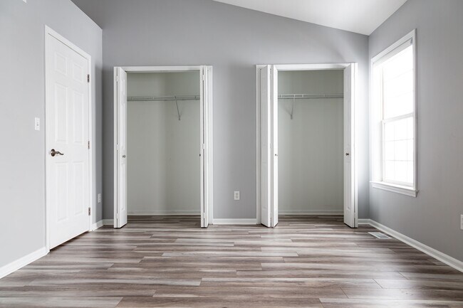 Building Photo - 1427 Academy Lane, Unit 4