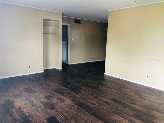 Foto del edificio - 115 Magnolia Pl