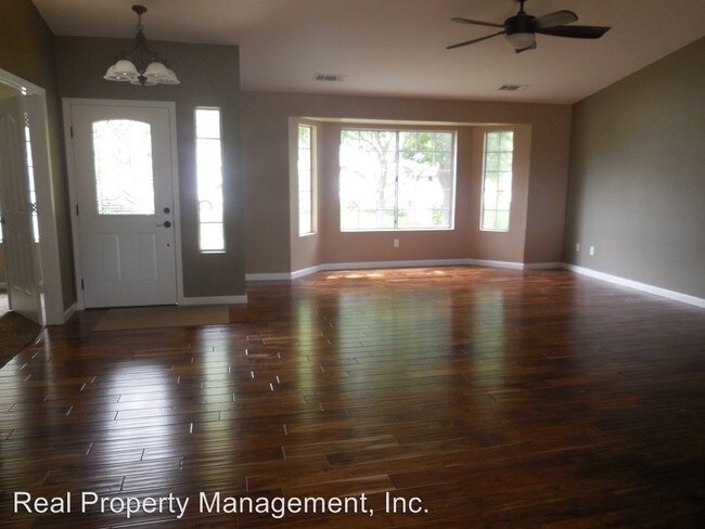 Building Photo - 4939 Tralee Ln