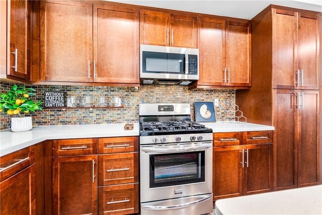Building Photo - 664 Colorado Cir
