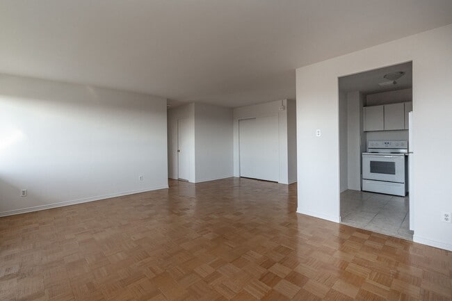 Photo du bâtiment - 4 Overland Drive