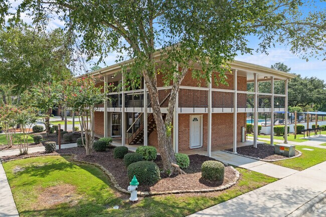 Apartamentos Lakeside - Oficina de arrendamiento - Lakeside Lakeview