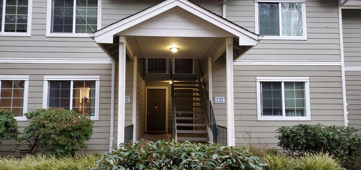 Primary Photo - Spacious 2 Bed 1.5 Bath In Old Town Issaquah!