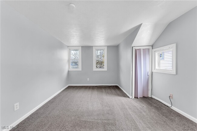 Building Photo - 3405 W 94th St