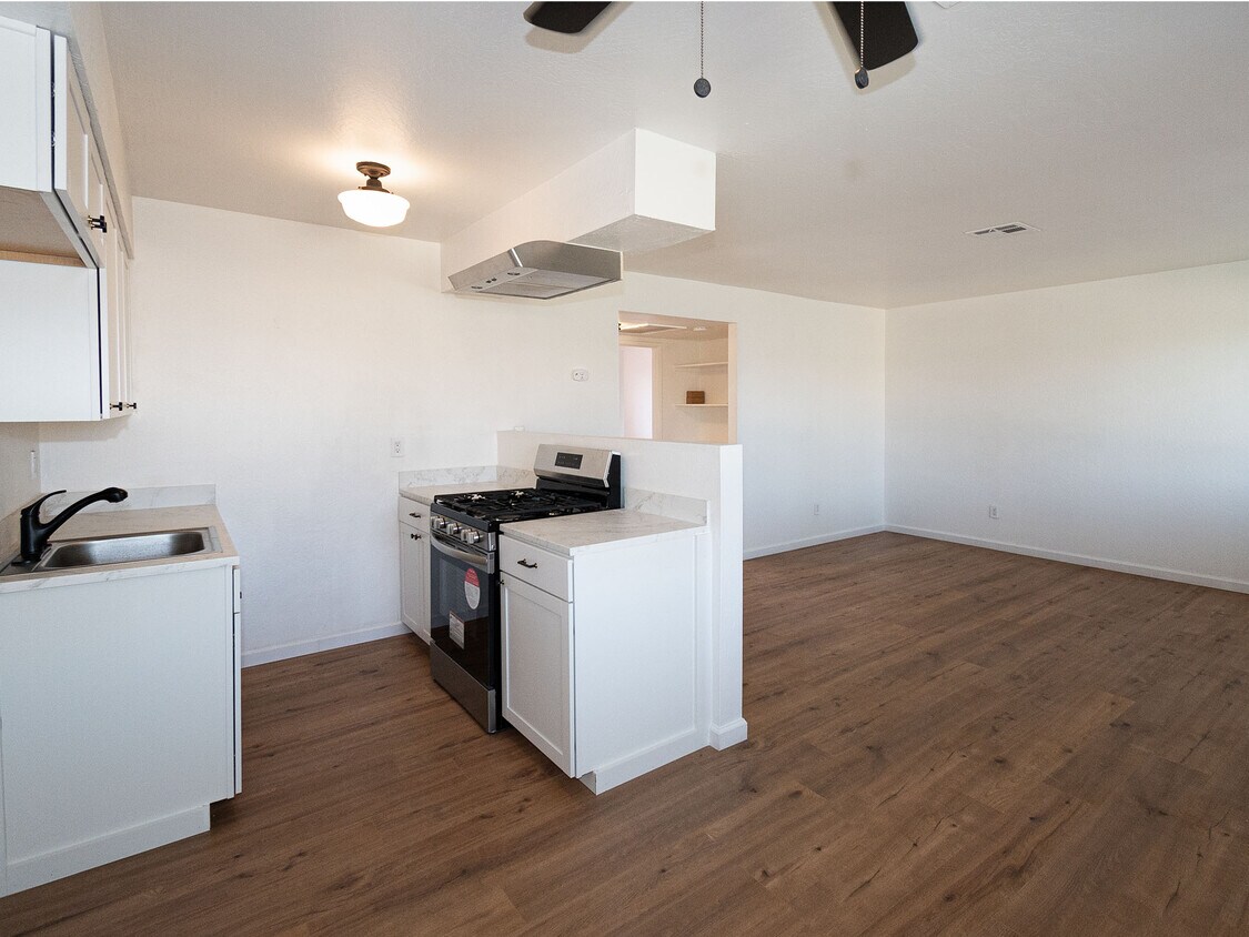 321 W Orange Ave, El Centro, CA 92243 Apartments in El Centro, CA