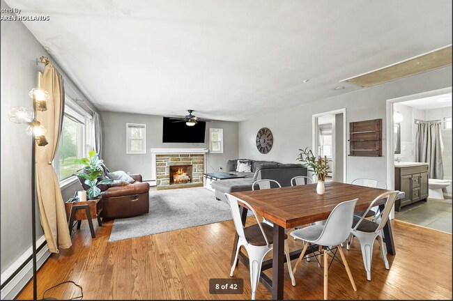 Building Photo - Spacious Ranch Style House | Renovated and Modern | Big Backyard