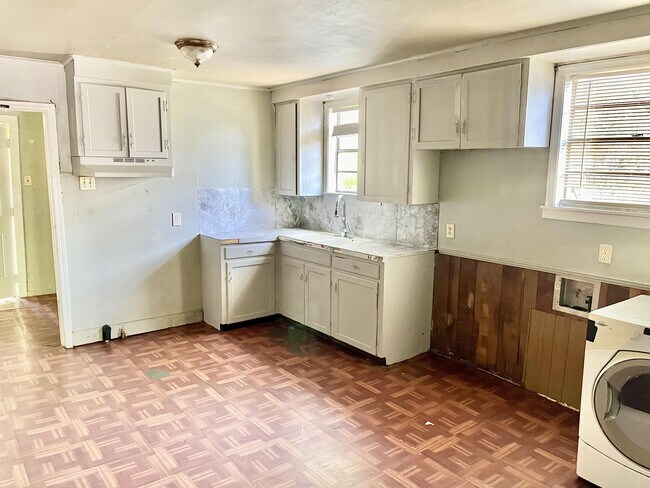 Building Photo - 3039 Conrad Dr