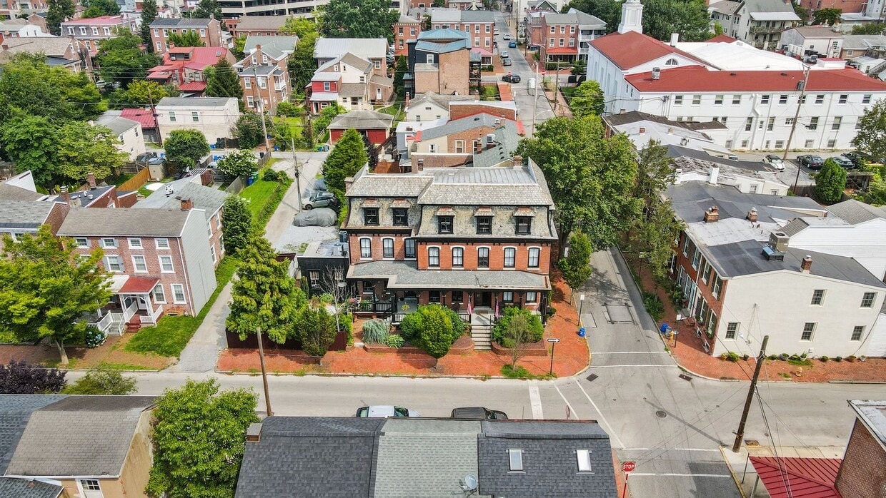 Building Photo - 201 W Barnard St