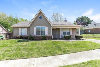 Building Photo - 4072 Angelace Dr N