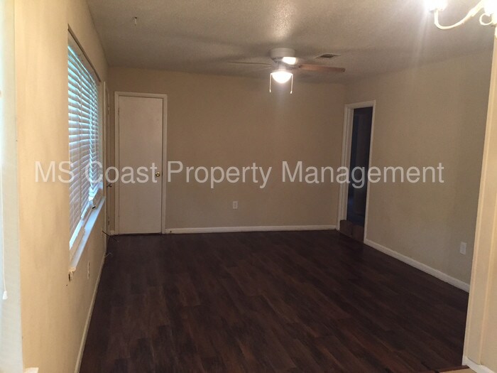 Foto del edificio - 204 W Angela Cir