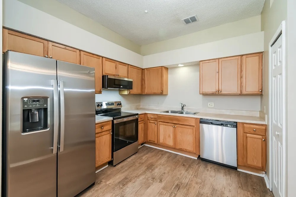 Building Photo - 202 North St